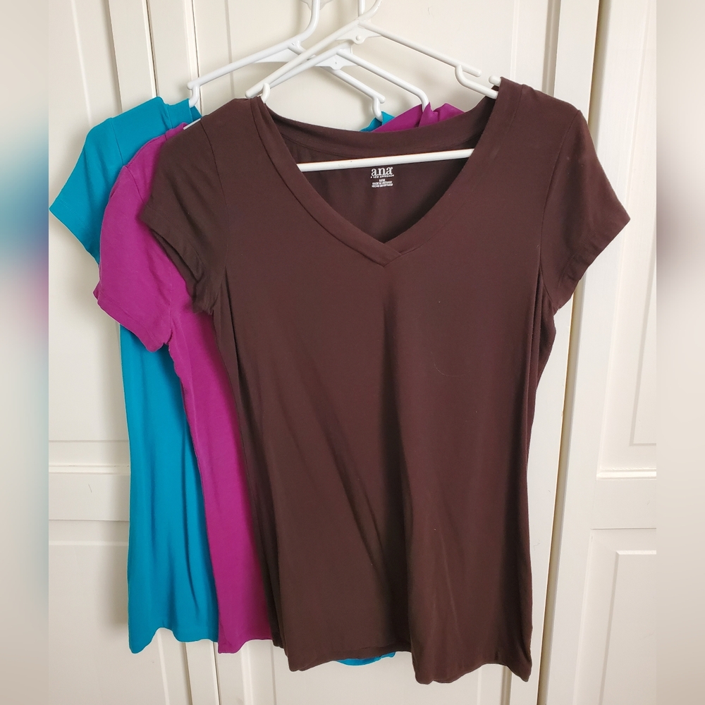 Bundle Discount!! Trio of a.n.a Short Sleeve T-Shirts, Size M